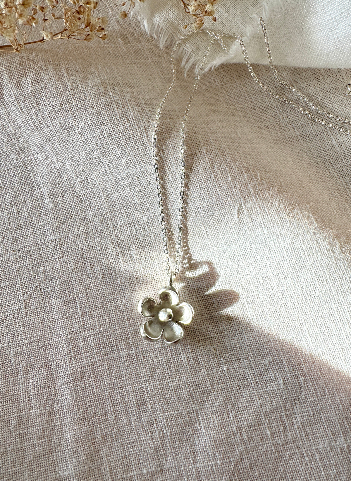 Hana-petit Pendant (Silver 999)